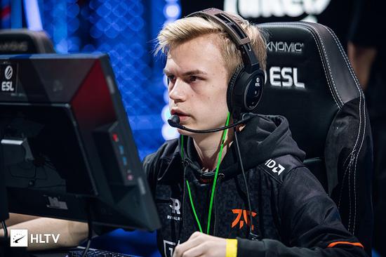 iQOO 15电竞旗舰手机引领新潮流